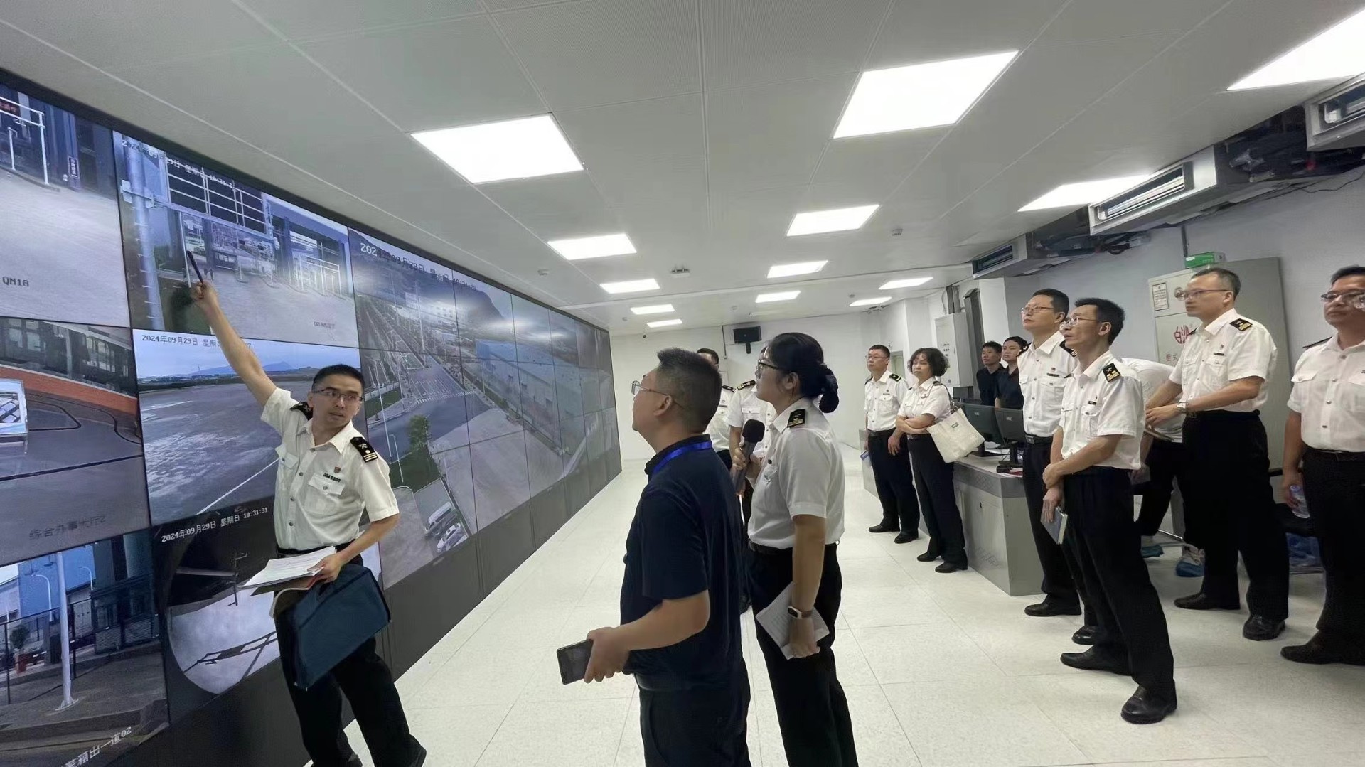 福州海關相關領導深入寧德保稅物流中心（B保）項目調(diào)研，蔡慧銘拍攝3.jpg